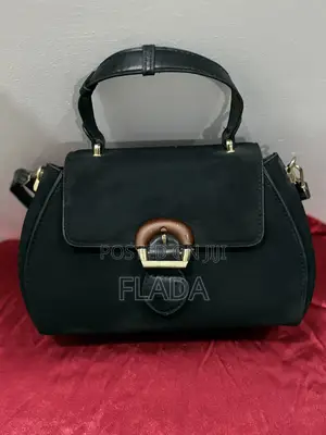 Classic Black Suede Handbag da Katako Buckle