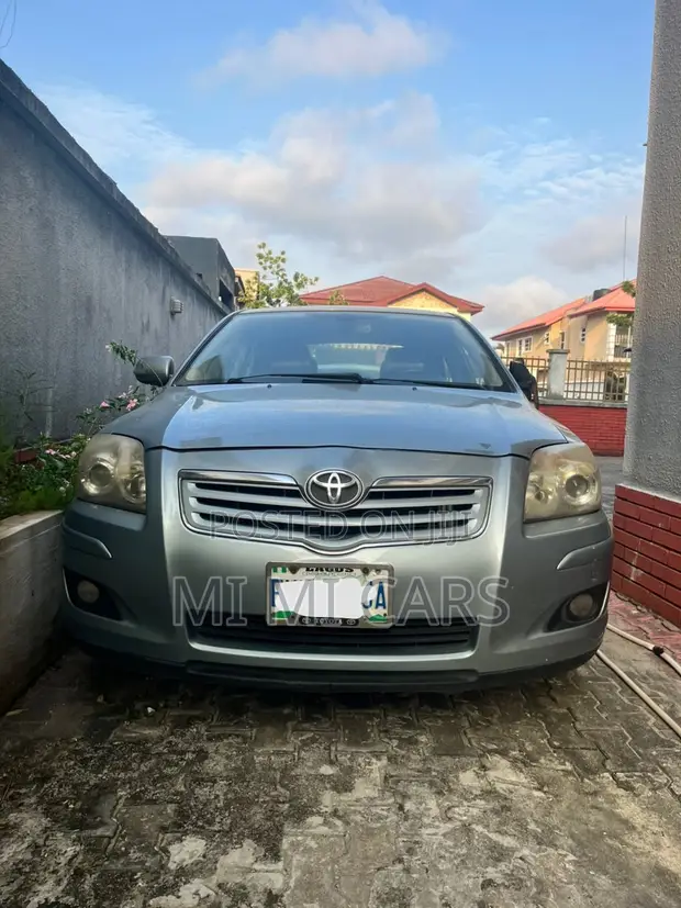 Toyota Avensis 1.8 VVTi 2008 Silver - 1