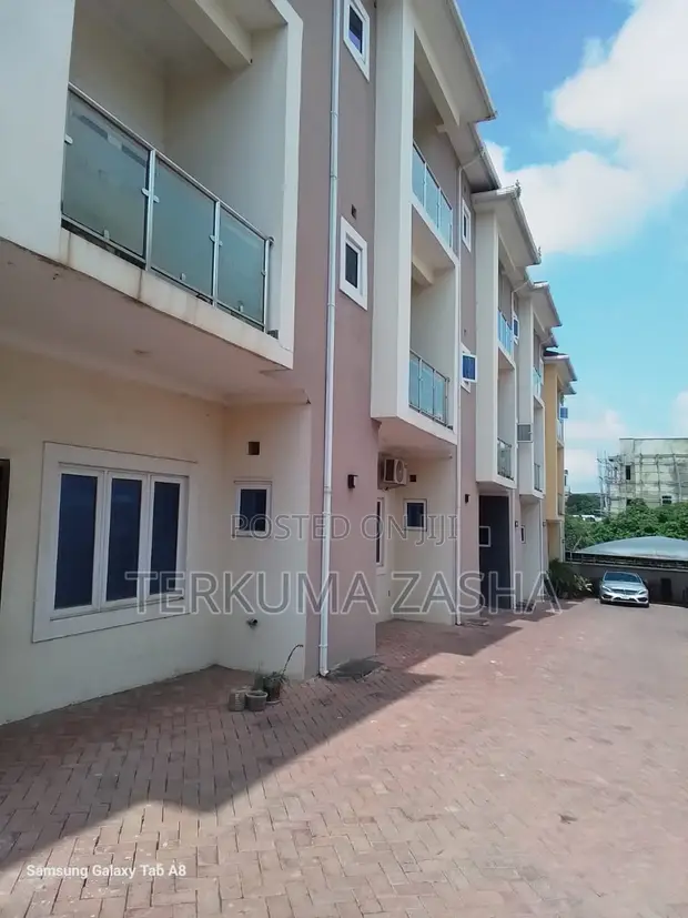 4-Bedroom Townhouse/Terrace in Guzape Main for Sale - 1