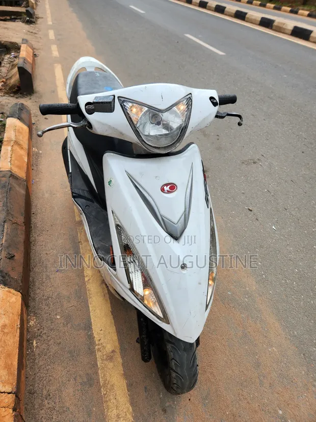 Kymco 125 Scooter 2017 White - 1
