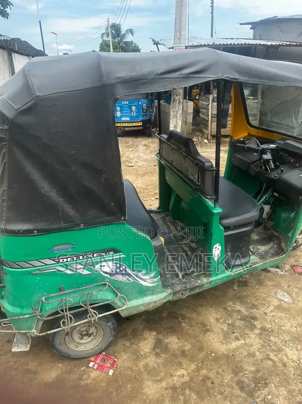 TVS King Deluxe Plus iTouch Start 2025 Green - 1
