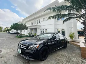 Mercedes-Benz C300 Mai Girma don Hayarwa