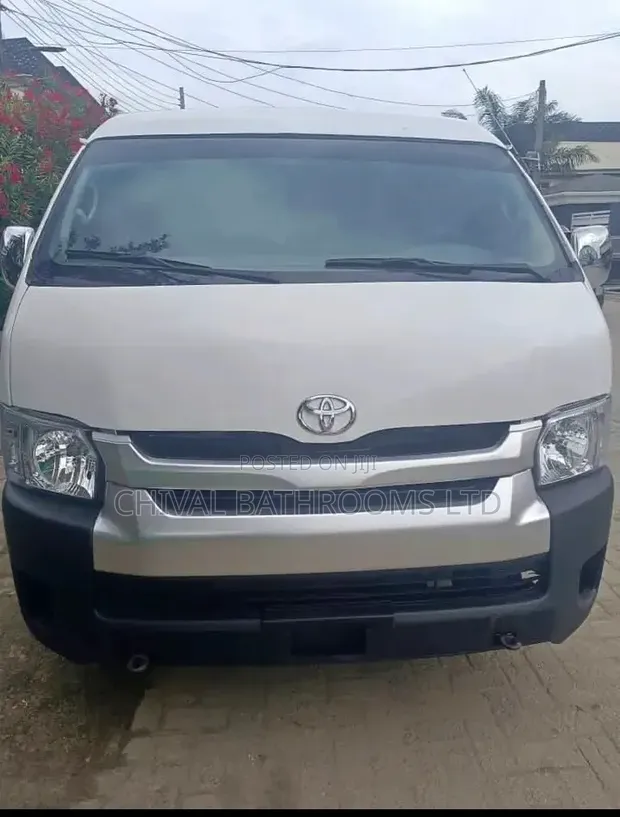 Toyota HiAce 2015 White - 1