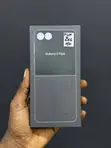 New Samsung Galaxy Z Flip8 256GB Silver - 4