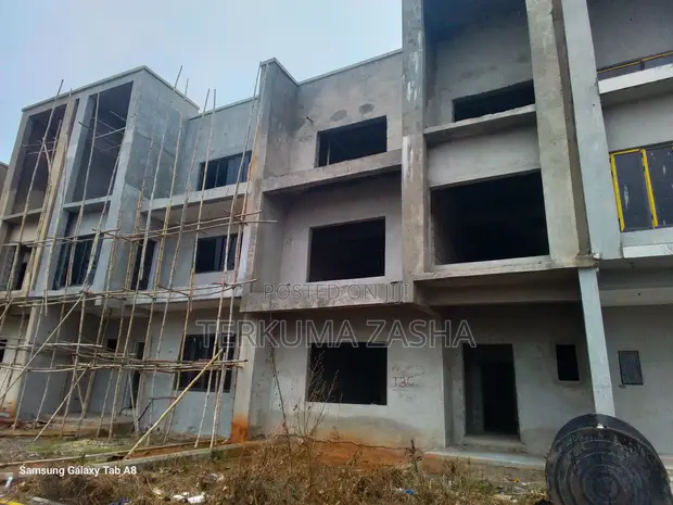 4 Bedroom Townhouse/Terrace in Lifecamp for Sale - 1