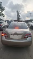 Toyota Camry LE 2010 Gold - 2