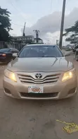 Toyota Camry LE 2010 Gold - 4