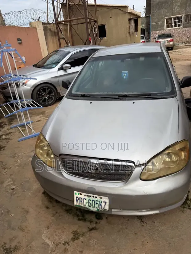Toyota Corolla 2006 Silver - 1