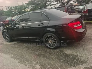 Mercedes-Benz C300 2012 Black