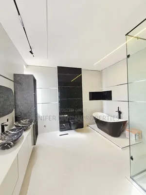5-Bedroom Duplex with Pool & Cinema in Lekki Phase 1