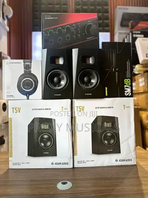 Focusrite Scarlett 18i16 (4th Gen) Audio Interface Bundle