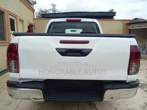 Toyota Hilux Revo Double Cab Petrol 2.7 RWD 2020 White