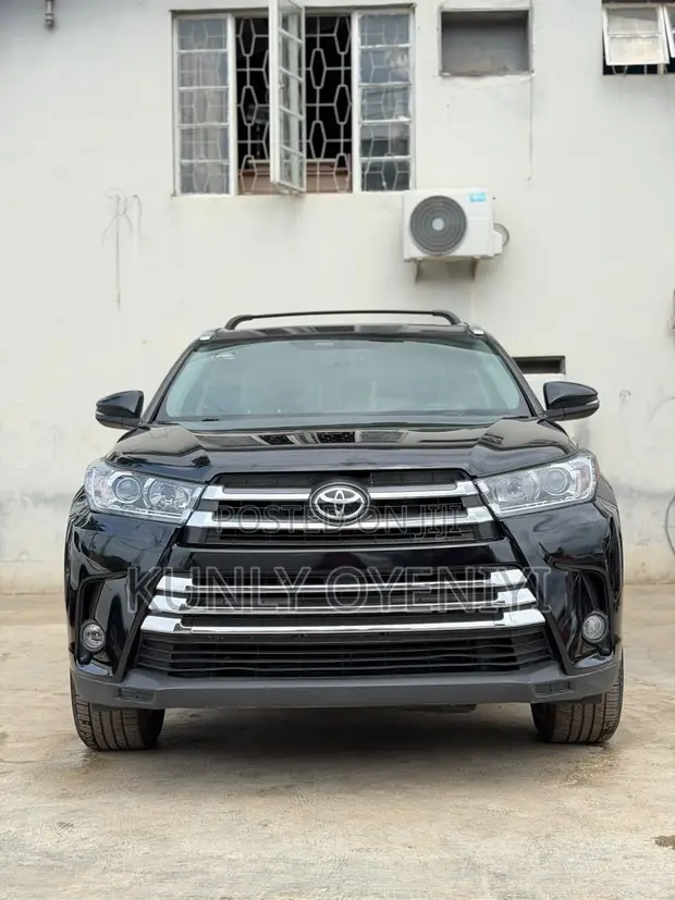 2016 Toyota Highlander XLE V6 4x4 SUV - 1