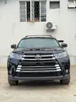 2016 Toyota Highlander XLE V6 4x4 SUV - 1
