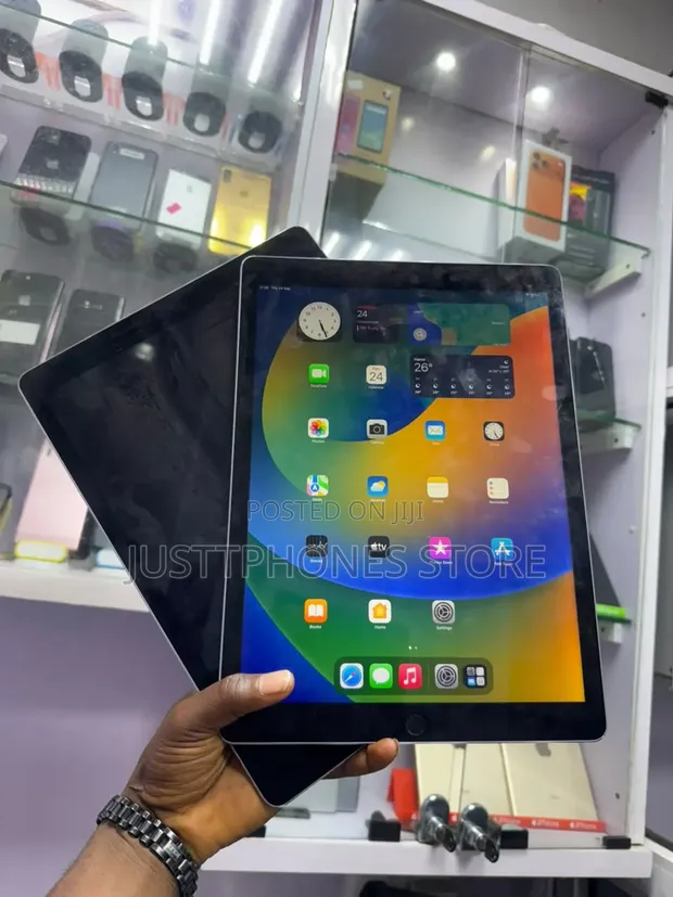 Apple iPad Pro 12.9" (2015) 32GB Silver - 1
