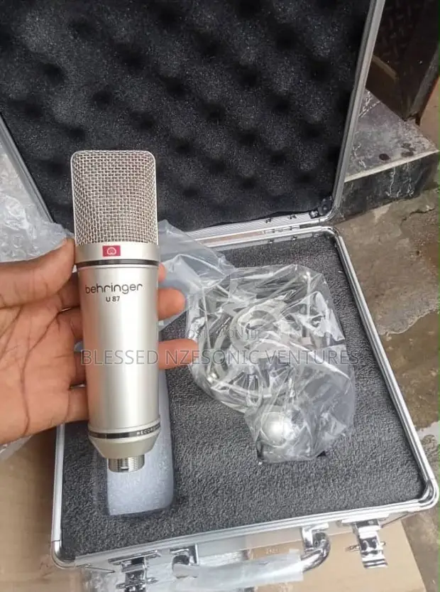 Behringer U87 Makamashi na Studio - 1