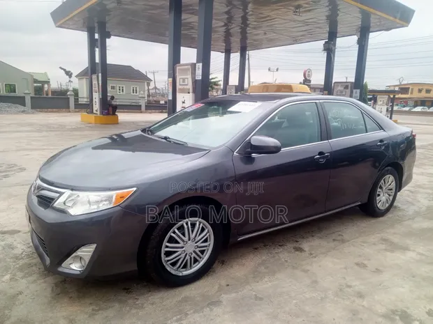 2016 Toyota Camry LE Sedan - 1