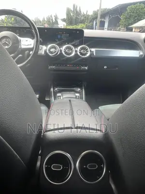 Mercedes-Benz GLB250 2020 Blue