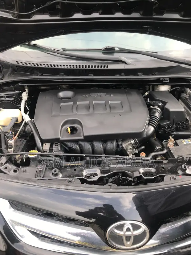 Toyota Corolla 2012 Black - 1