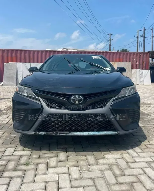 Toyota Camry SE 2.5L Baka 2019 - 1