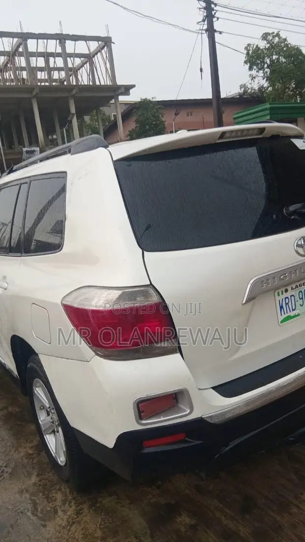 Toyota Highlander 2010 White - 1