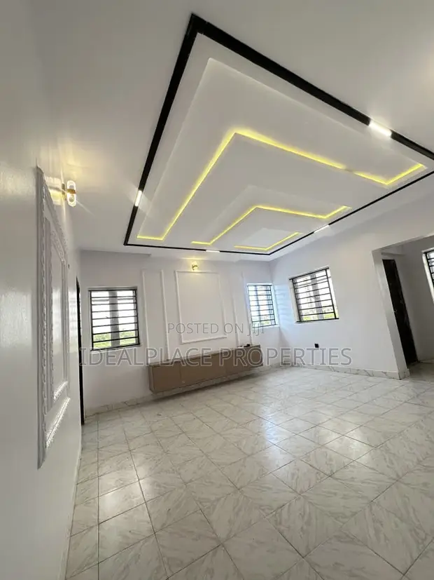 3-Bedroom Bungalow with BQ & Solar Power in Transformation Estate, Idishin - 1