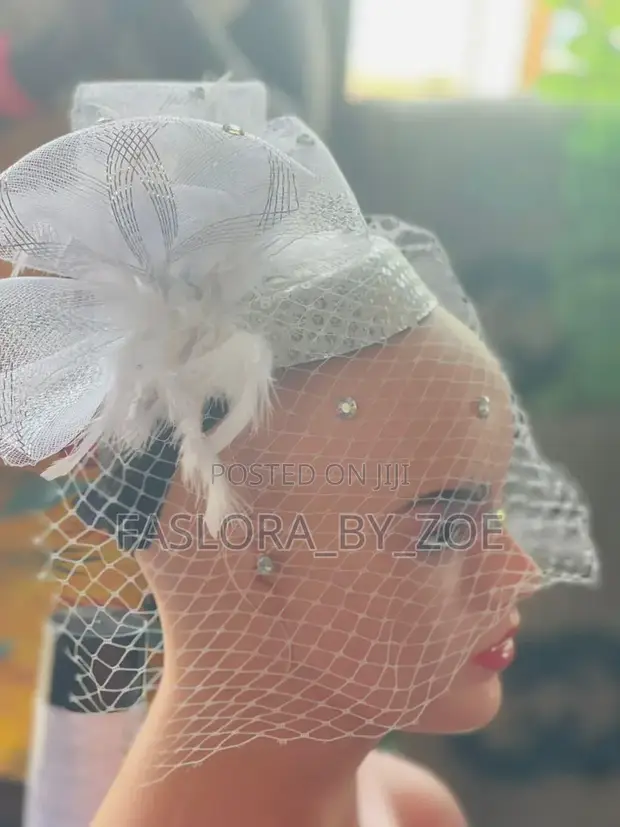 Bridal Fascinator - Brand New - 1
