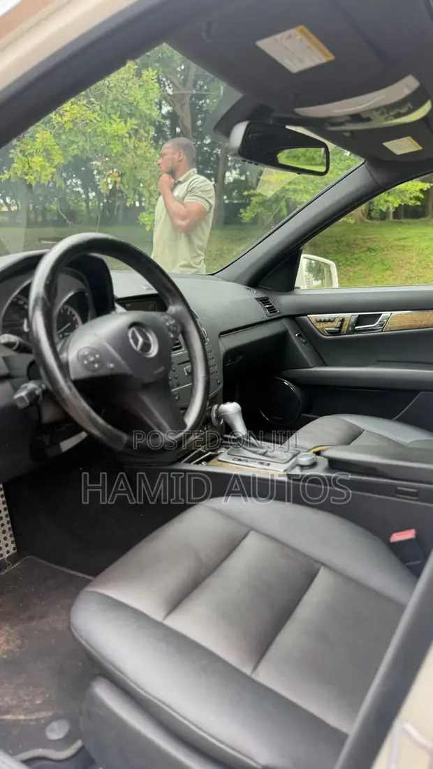 Mercedes-Benz C300 4Matic 2010 White - 1