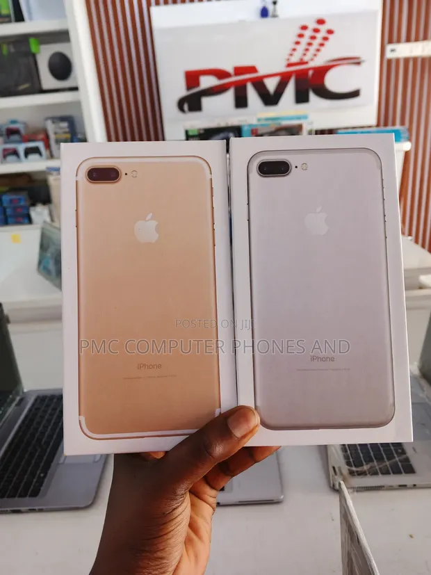 Apple iPhone 7 Plus 128GB Black - 1