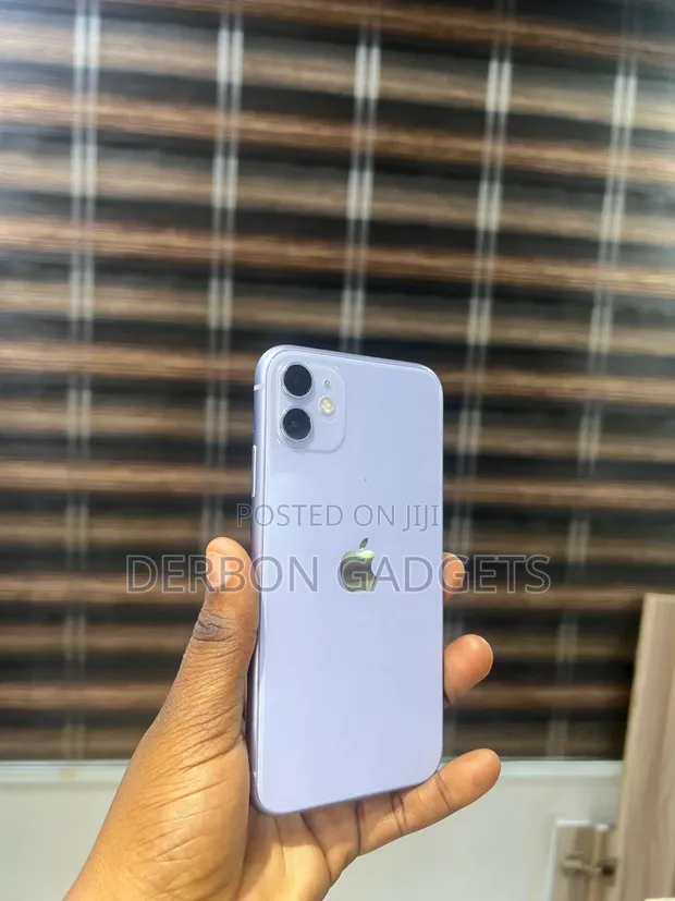 Apple iPhone 11 128GB - 1