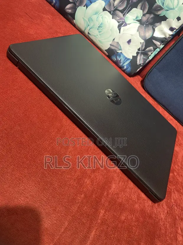 HP 15 Laptop: Intel Core i5, 16GB RAM, 256GB SSD, Touchscreen - 1
