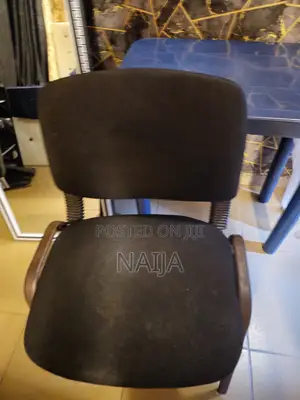 Ofishin Kujera Mai Tsarin Katako Mai Karfi