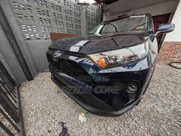 2022 Toyota RAV4 XLE AWD Blue - 1