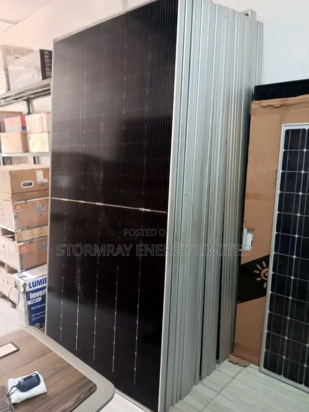 StormRay 650W Monocrystalline Solar Panel - 1