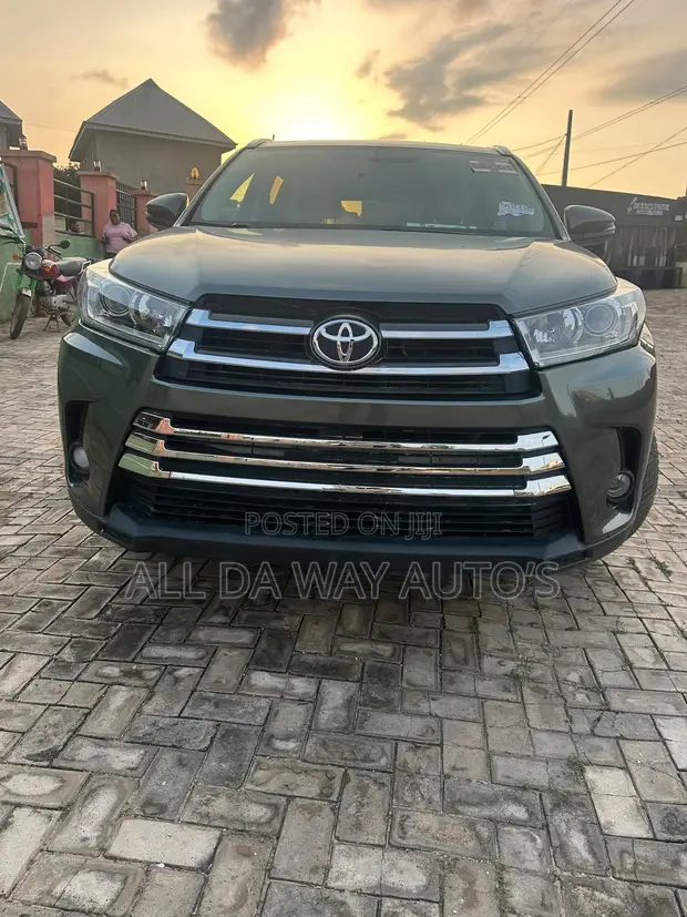 Toyota Highlander 2015 Burgundy - 1