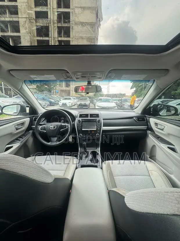 2017 Toyota Camry SE Sedan - Foreign Used - 1
