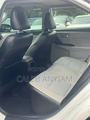 2017 Toyota Camry SE Sedan - Foreign Used