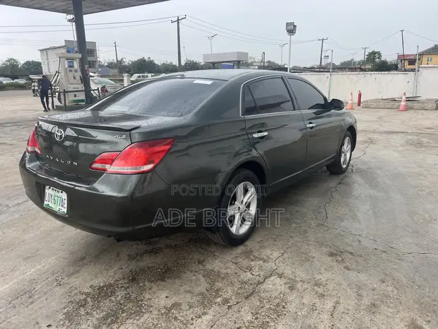 2008 Toyota Avalon Limited Sedan FWD - 1