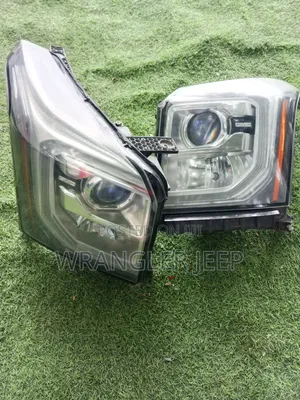 GMC Yukon Headlights (2015-2018)