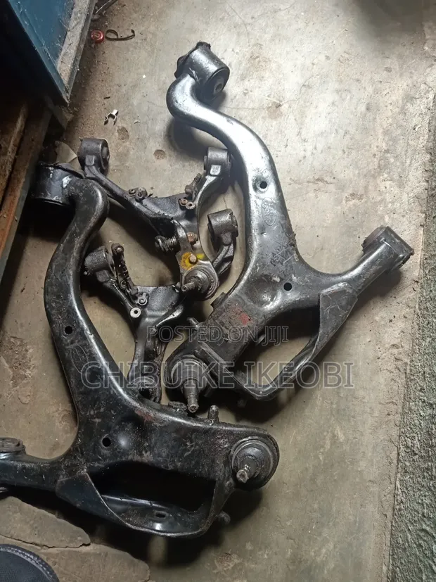 Range Rover Lower/Upper Arm (Used) - 1