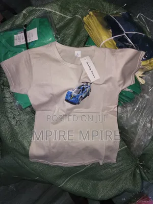 T-Shirt Yara masu sayarwa ta kwalanta