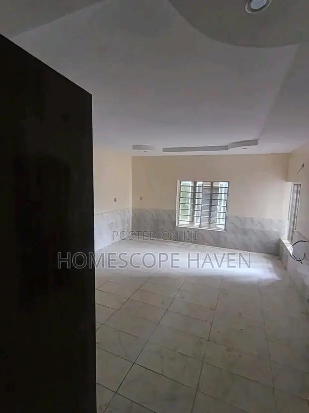 2 Bedroom Block of Flats for Rent in Chevy View, Chevron - 1
