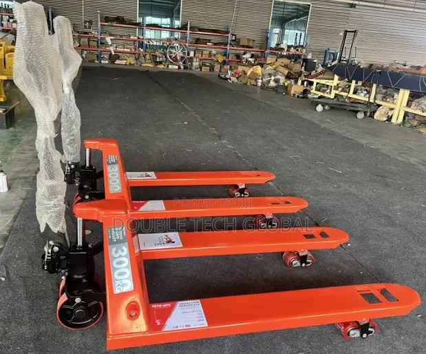 Manual Pallet Truck - 3000KG Capacity - 1