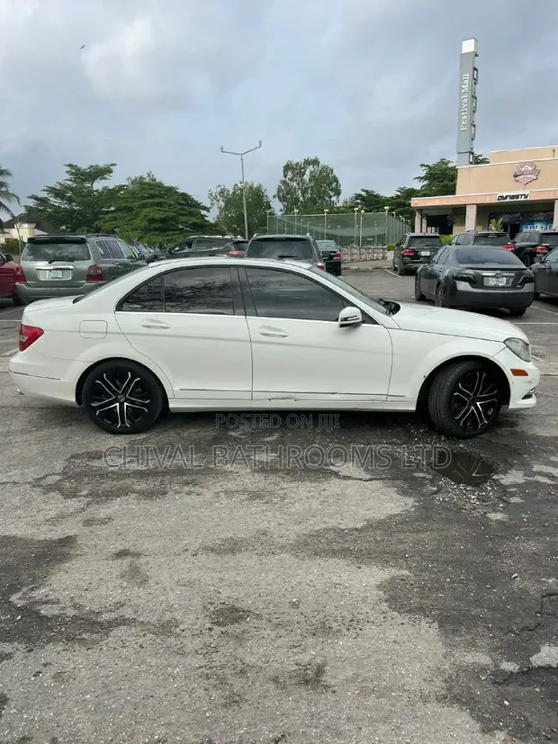 Mercedes-Benz C300 2012 White - 1