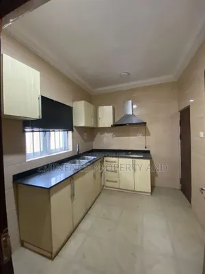 Gidan Kwana 3 don Sawa a Chevron, Lekki