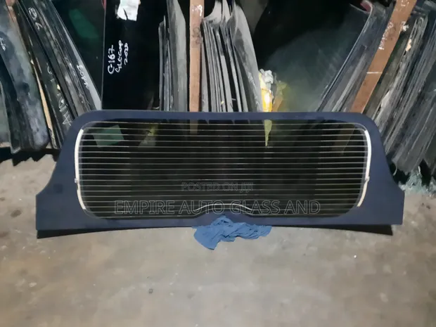 Honda Odyssey 2016 Back Windscreen - 1