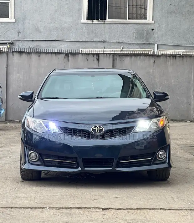2013 Toyota Camry Sport - 1