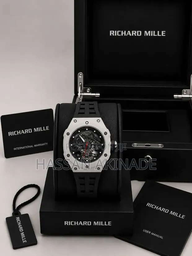 Nassah Concepts Sporty Rubber Strap Watch - 1