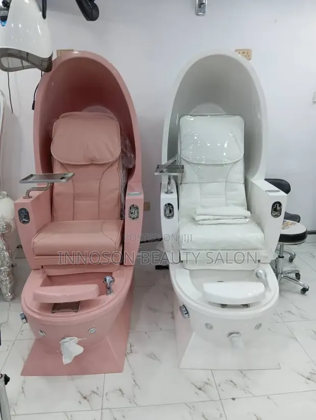Spa Seat Egg - Massaging Pedicure & Manicure Chair - 1