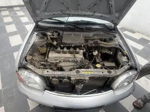 Nissan Micra 2004 Launinsa Azurfa